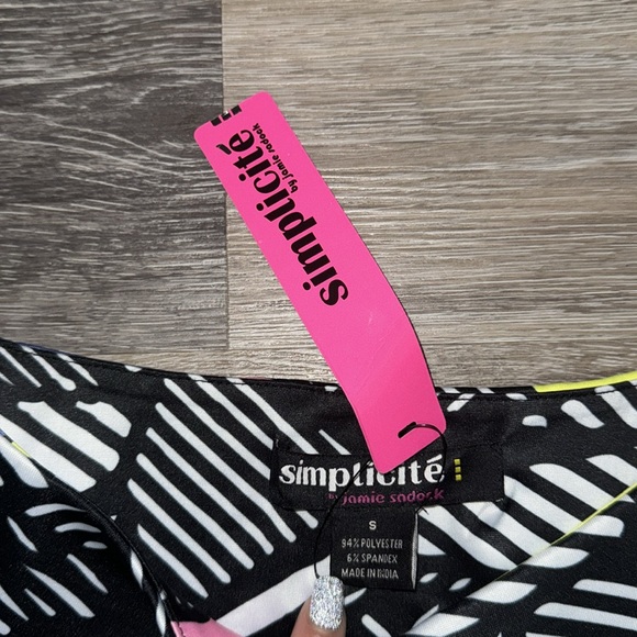 80s Themed Pink & Yellow Skort - Retro 80s Halloween Costume by Simplicité - Picture 2 of 4